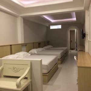 Gold Queen Suite
